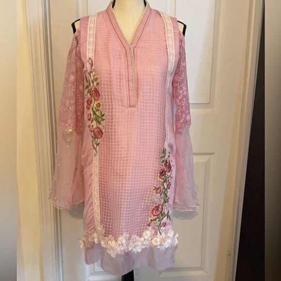 JEEM PAKISTANI DESIGNER AUTHENTIC FLORAL PEARL APPLIQUÉ DRESS - Picture 4 of 6